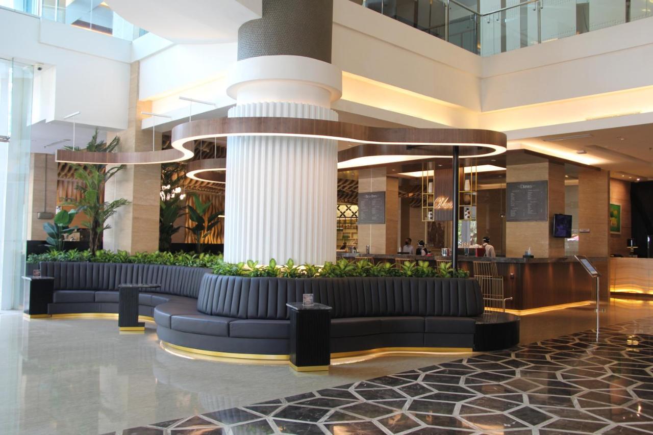 JS Luwansa Hotel&Convention Center Jakarta Buitenkant foto